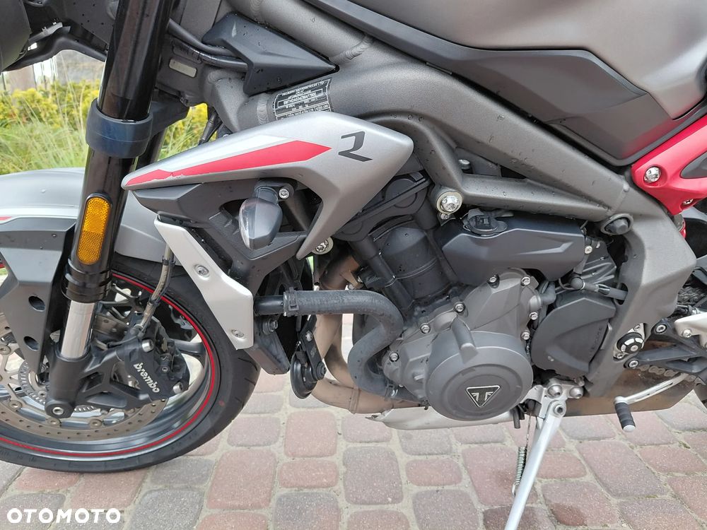 Triumph Street Triple - 21