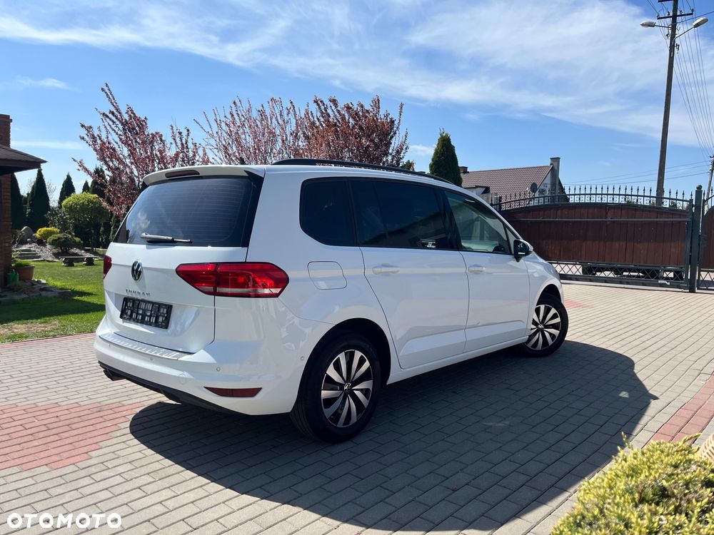 Volkswagen Touran 2.0 TDI SCR DSG ACTIVE - 9