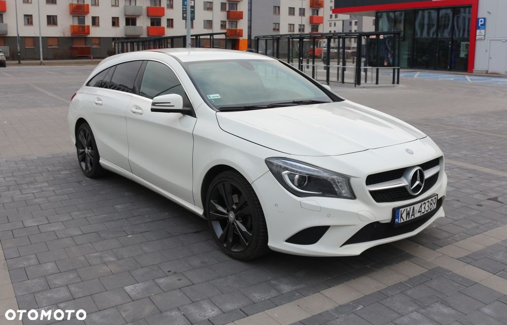 Mercedes-Benz CLA 200 7G-DCT AMG Line - 10