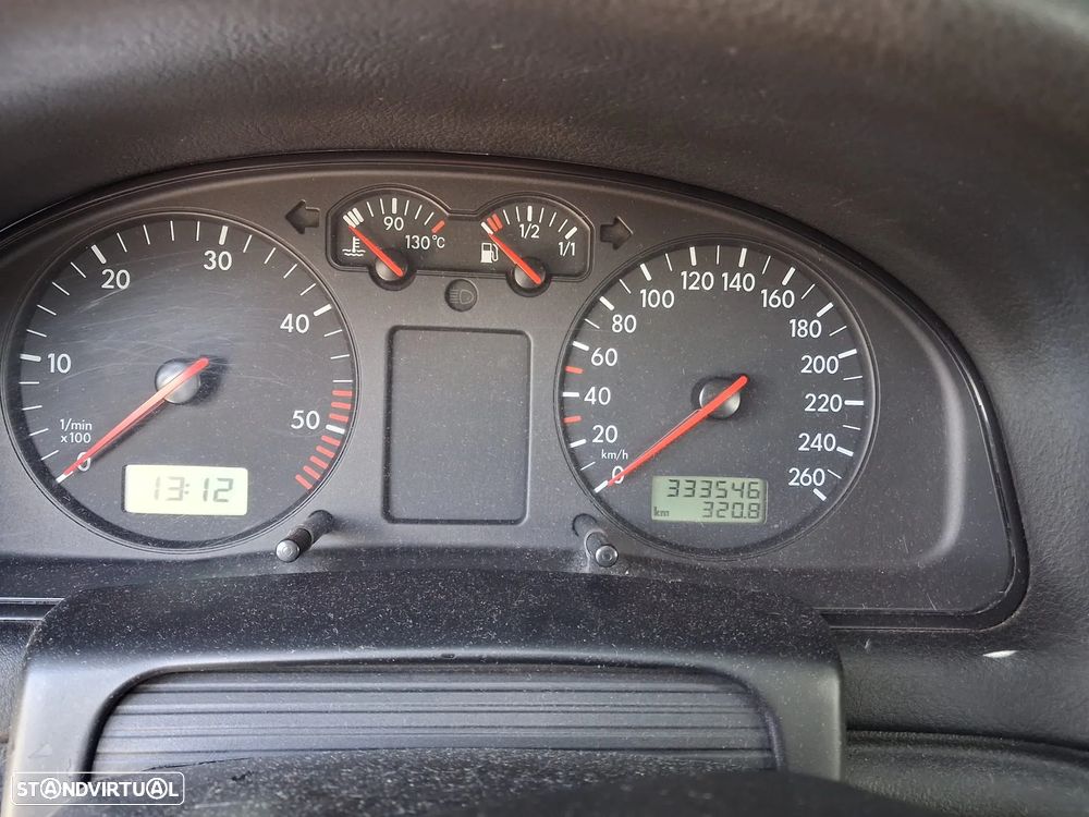 VW Passat 1.9 TDi Confortline - 3