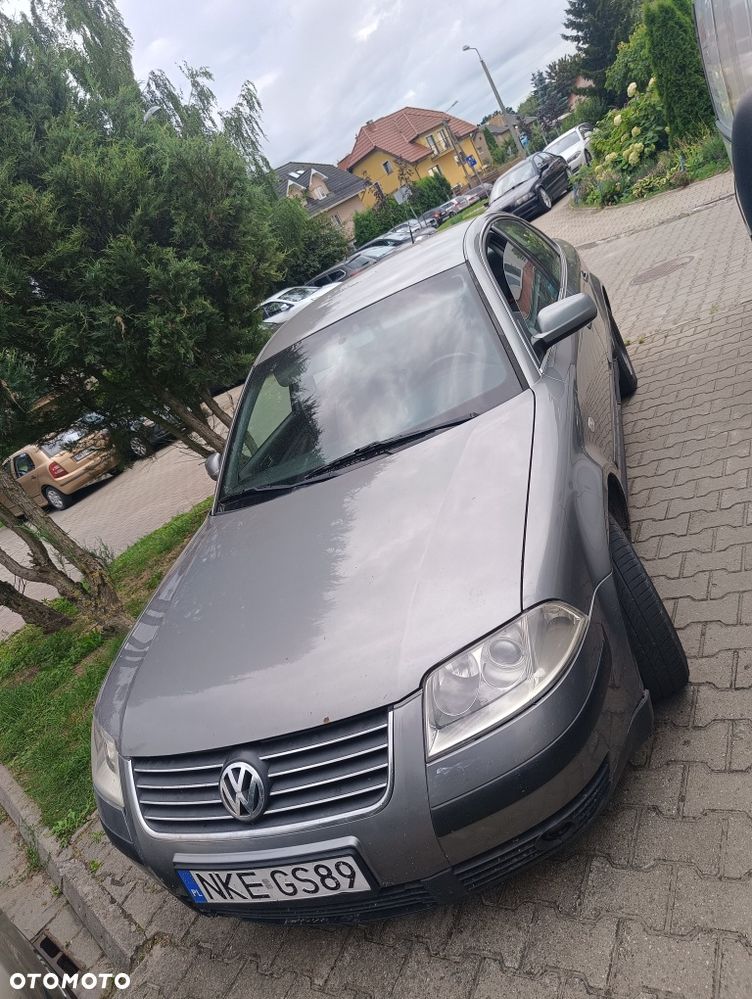 Volkswagen Passat - 4