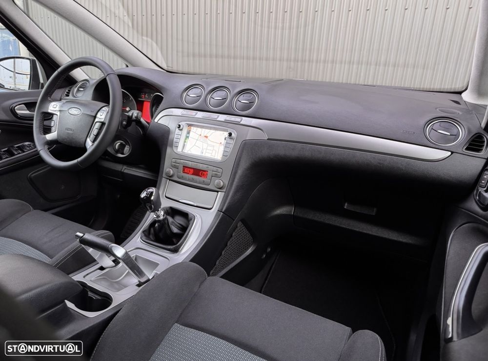 Ford S-Max 2.0 TDCi DPF Titanium - 17