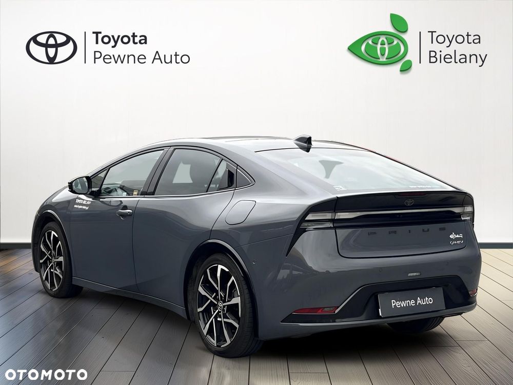 Toyota Prius - 4