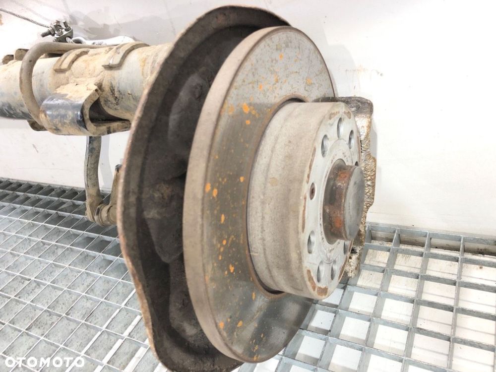 BELKA TYŁ  VW CADDY III Nadwozie pełne/minivan (2KA, 2KH, 2CA, 2CH) 2004 - 2015 2.0 SDI 51 kW [70 - 3