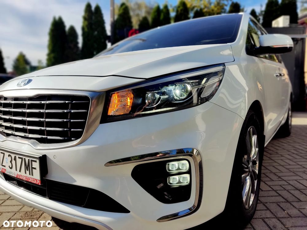 Kia Carnival - 27