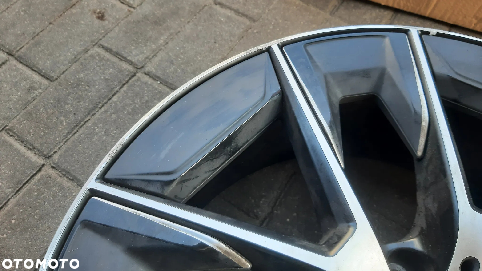 Felga aluminiowa BMW OE G30 G31 8.0" x 20" 5x112 ET 29 6895212 - 3