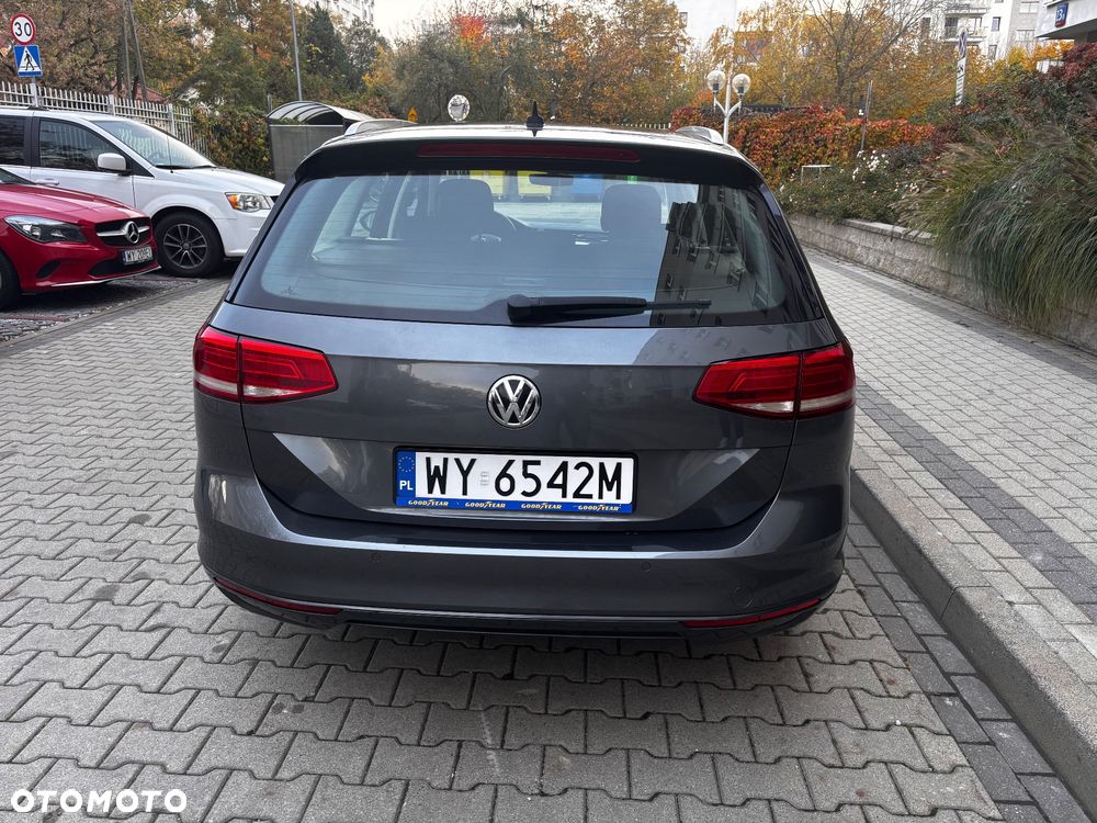 Volkswagen Passat - 8