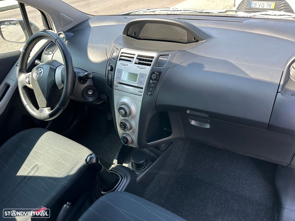 Toyota Yaris 1.0 VVT-i AC - 15