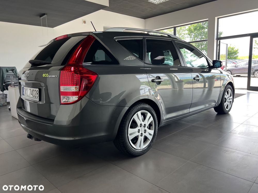 Kia Ceed - 6