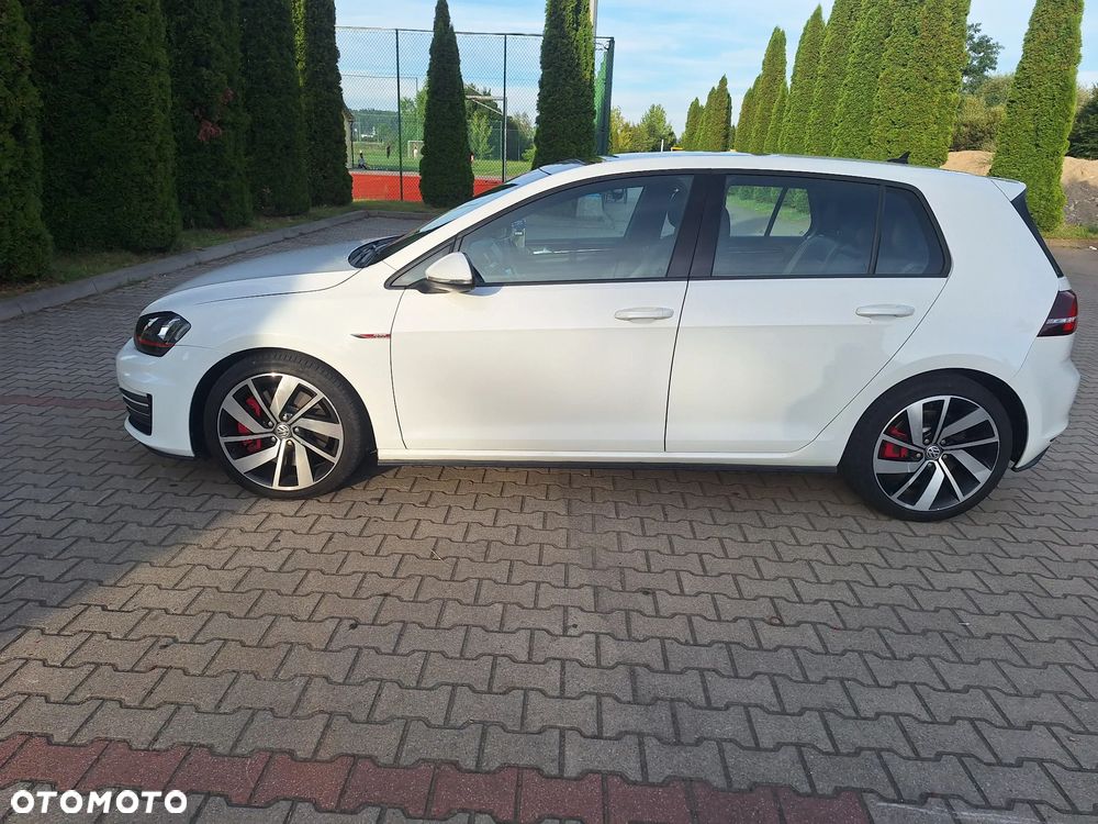 Volkswagen Golf - 4