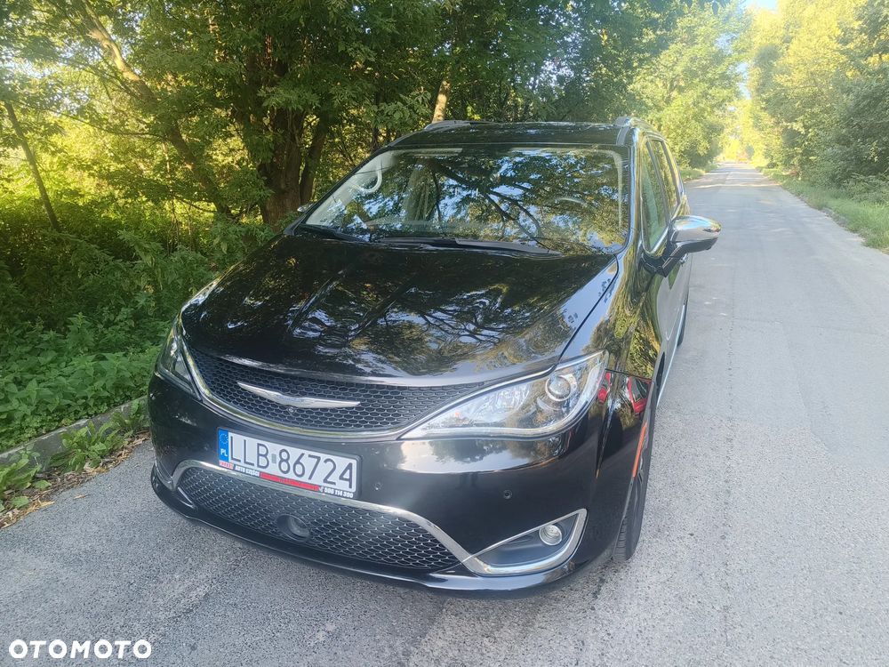 Chrysler Pacifica - 2