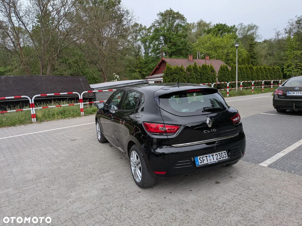 Renault Clio 1.2 16V 75 LIMITED - 13