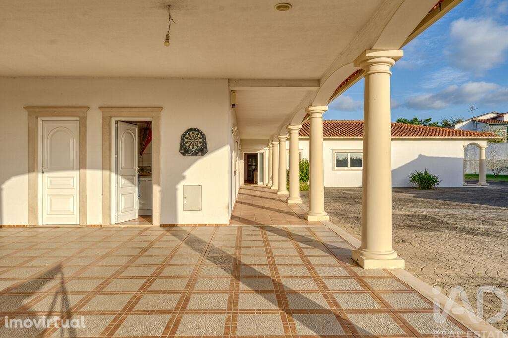 Casa / Villa T5 em Regueira de Pontes de 318,00 m2 - Grande imagem: 3/30