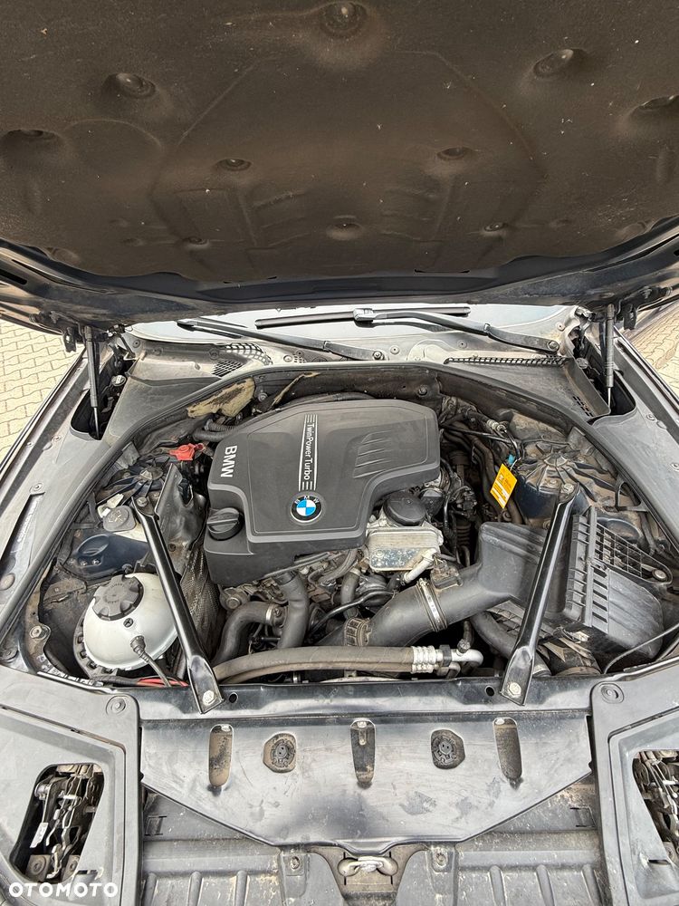 BMW Seria 5 520i - 10