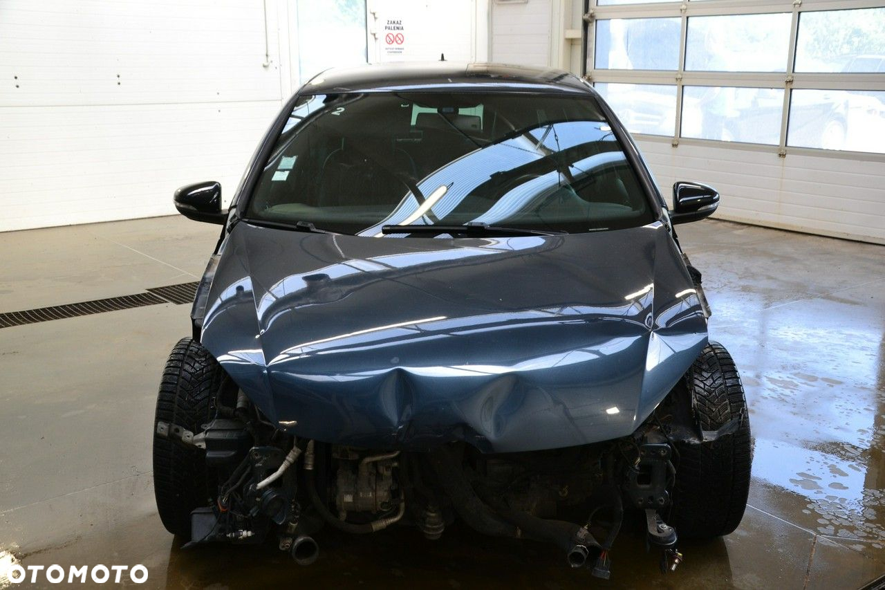Volkswagen Golf - 2