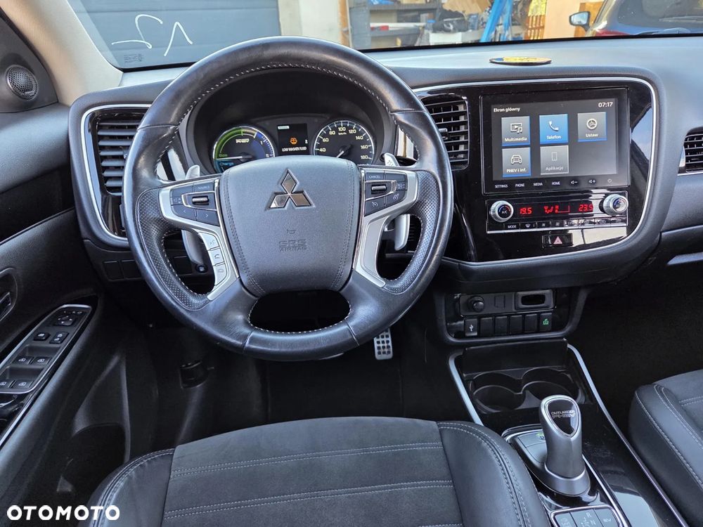 Mitsubishi Outlander - 15