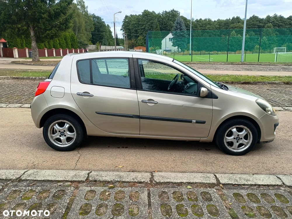 Renault Clio 1.6 16V Expression - 6