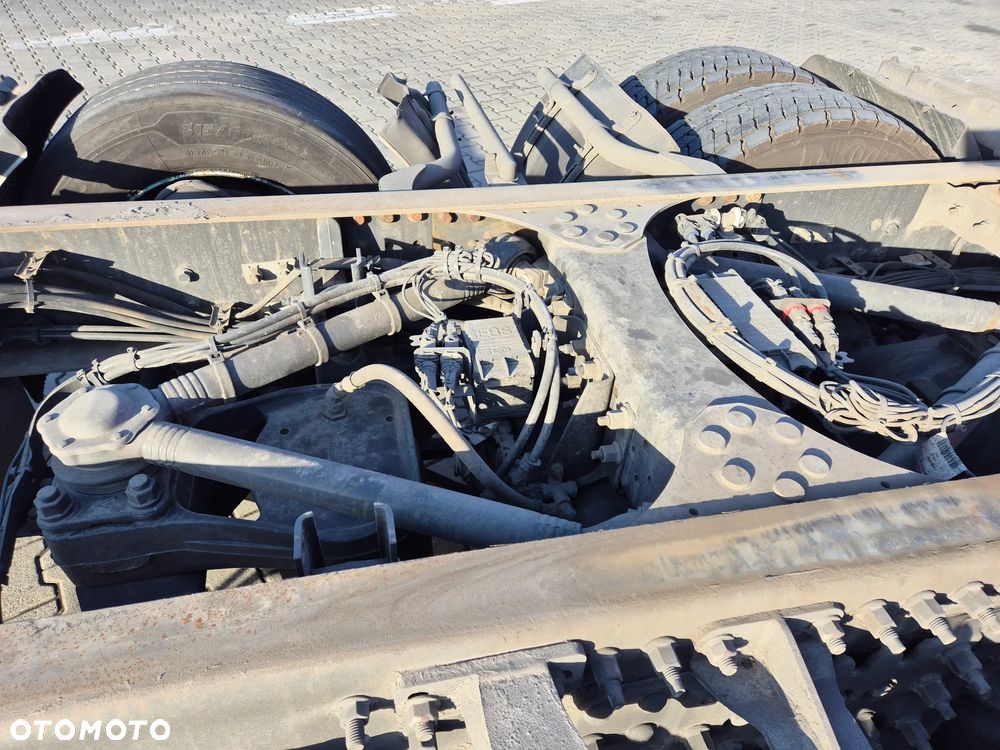 Volvo FH 460 BDF z windą + przyczepa - 22