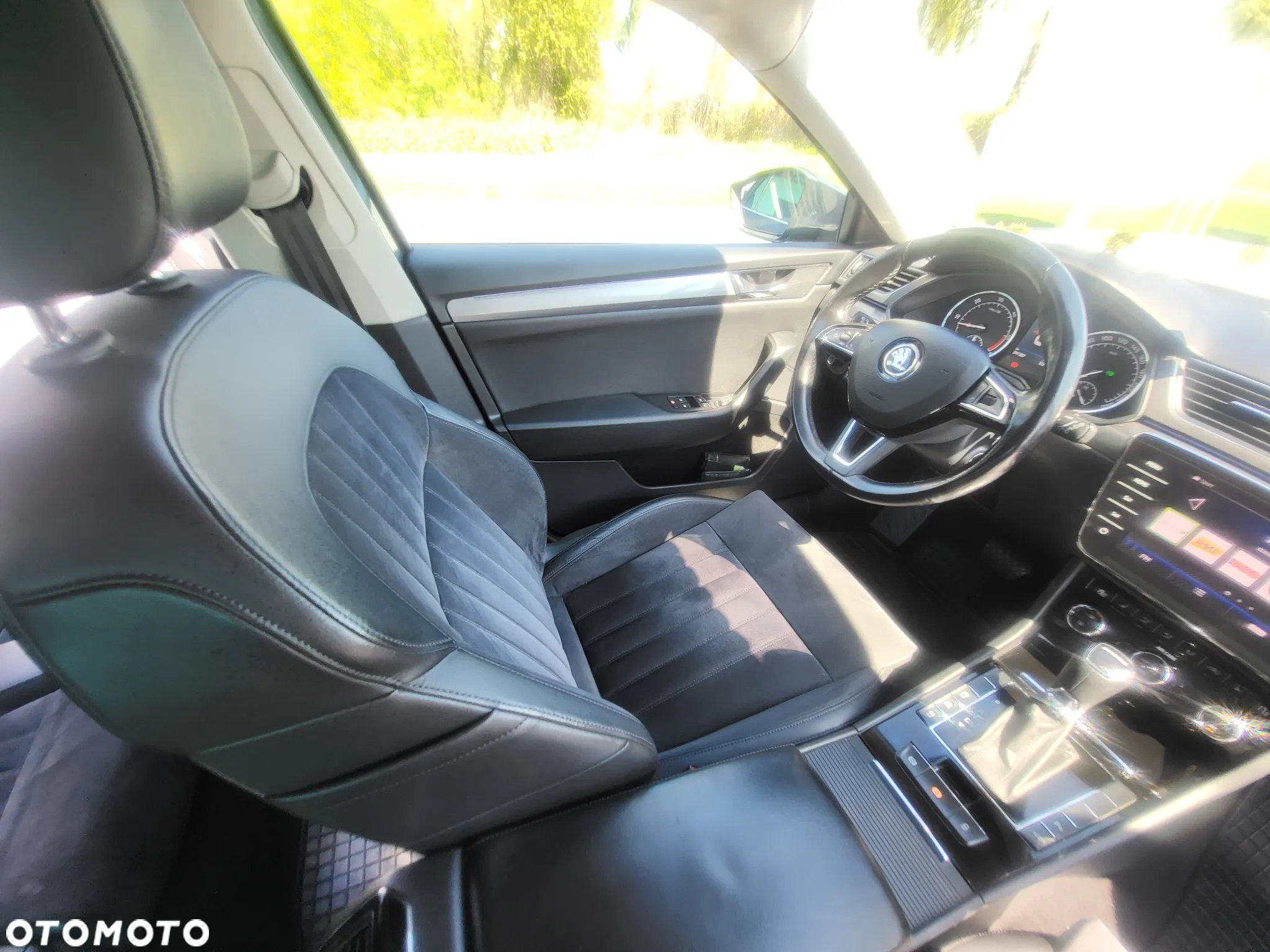 Skoda Superb 2.0 TDI DSG Sportline - 8