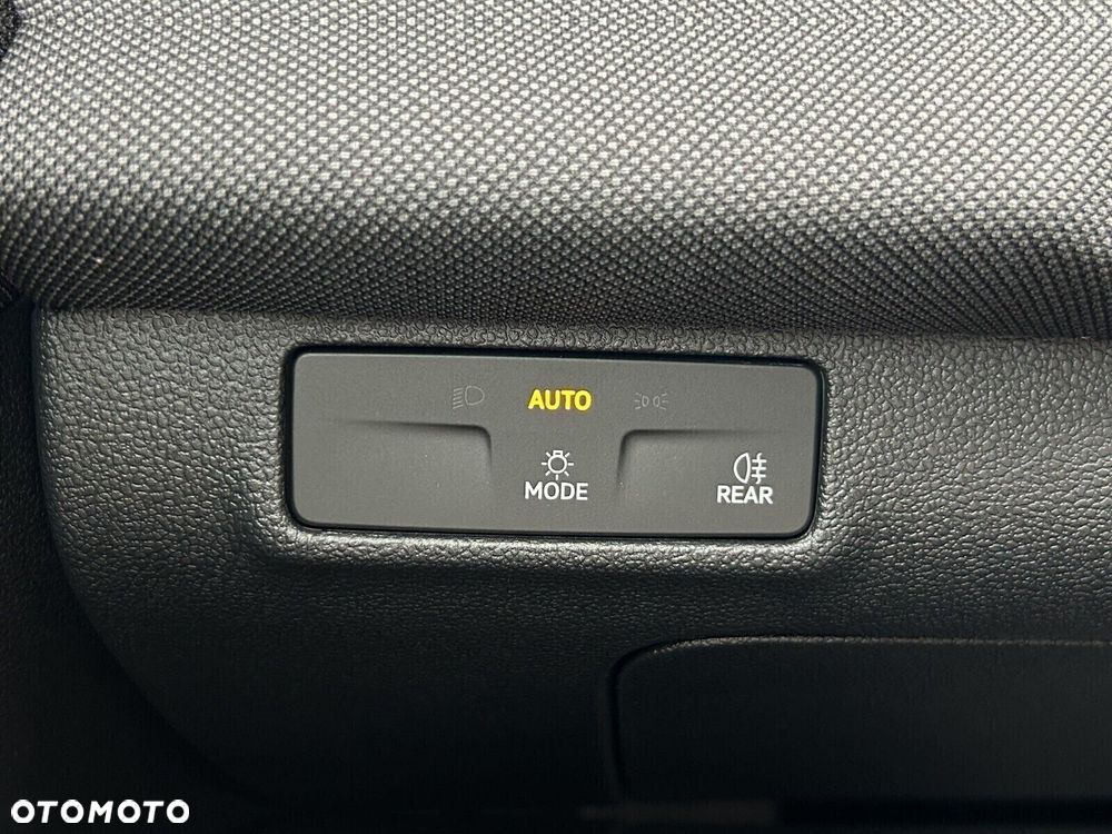 Volkswagen T-Roc 1.5 eTSI Life DSG - 25