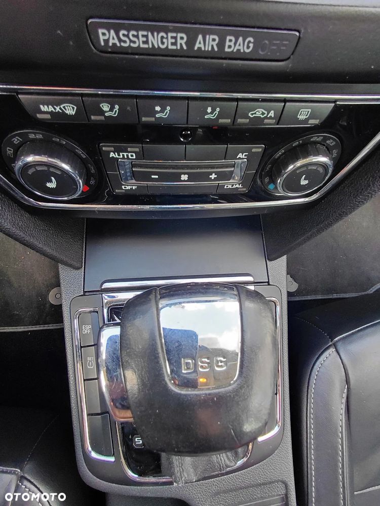 Skoda Superb 2.0 TDI DSG Elegance - 11