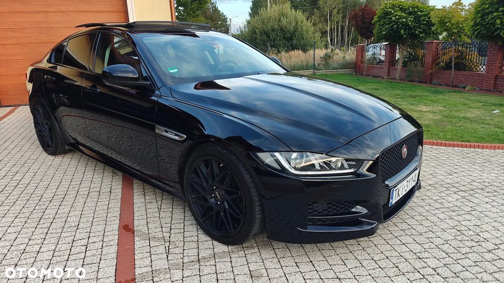 Jaguar XE 2.0 T R-Sport - 1