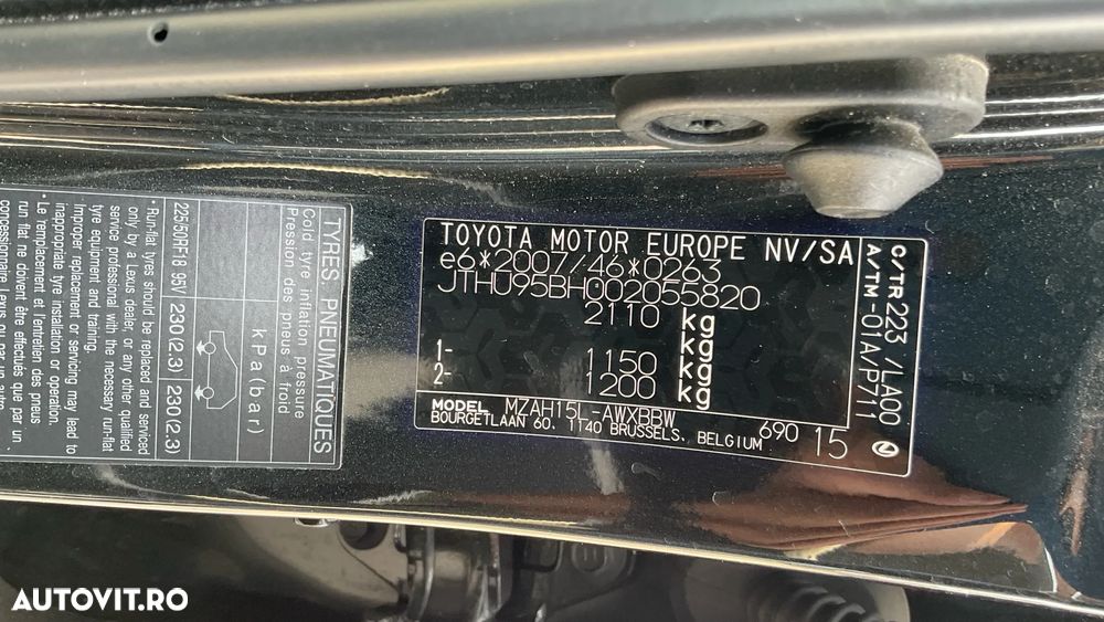 Lexus UX 250h 2.0L HEV 20H- (178 HP) 4X4 CVT Luxury - 40