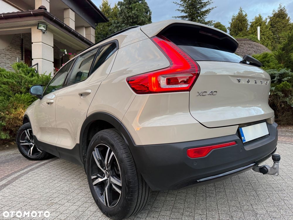 Volvo XC 40 B4 B DKG Plus Dark - 17