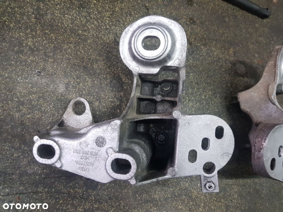 AUDI A4 B6 B7 EXEO Łapa podpora Mocowanie Stabilizatora Poduszki Silnika 8E0199351 8E0199352 WYSYŁKA !!! - 3