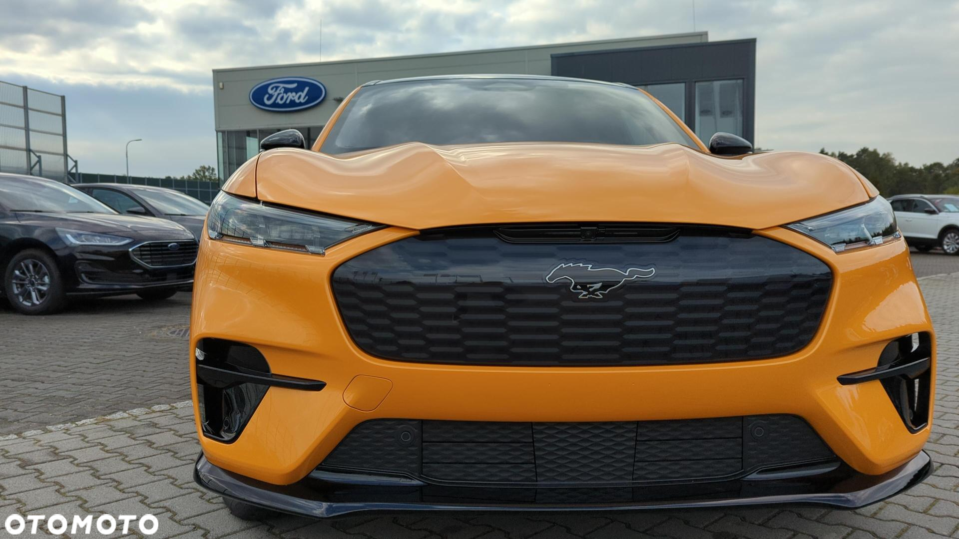 Ford Mustang Mach-E AWD GT - 11