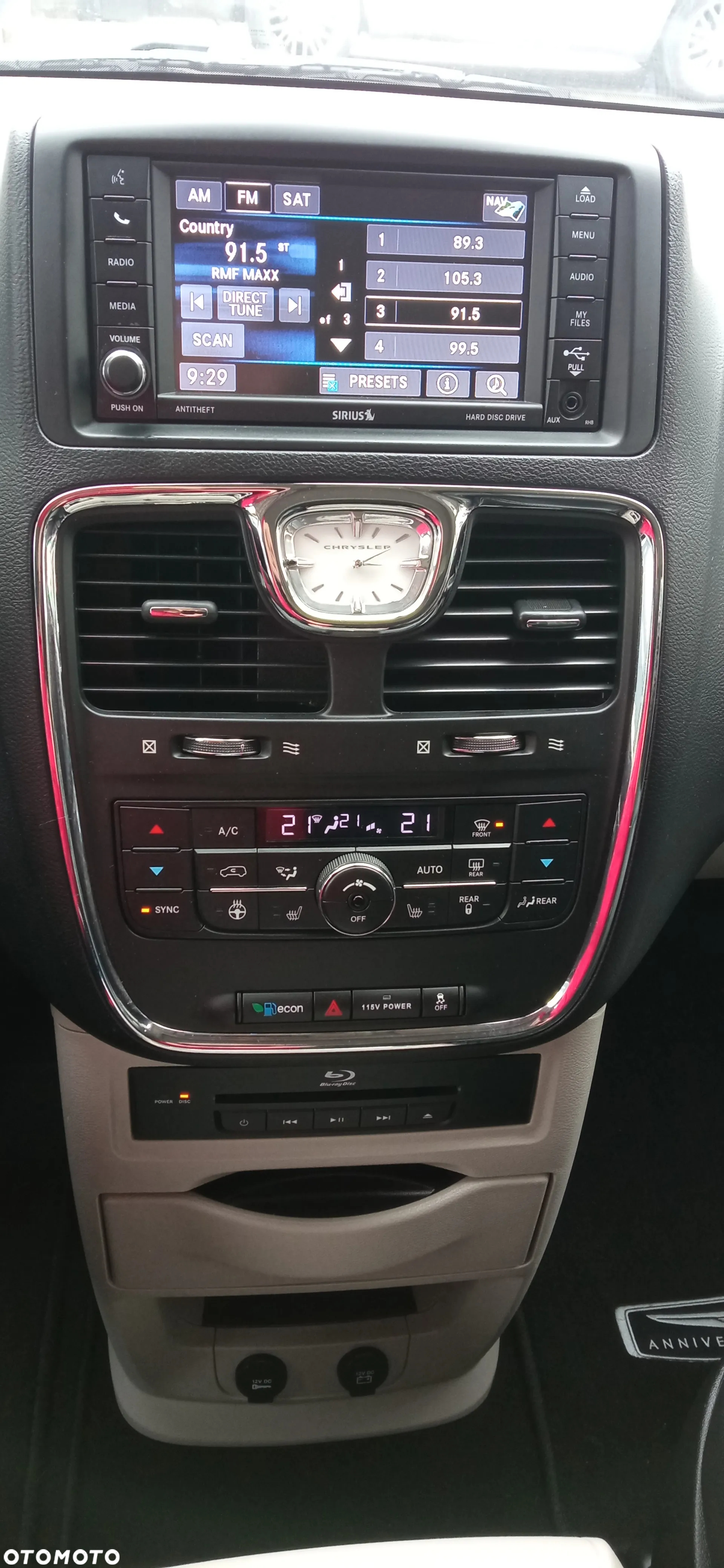 Chrysler Town & Country 3.6 Limited - 17
