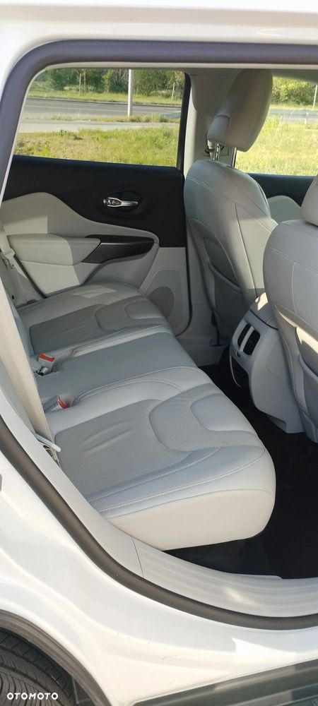 Jeep Cherokee 3.2 V6 Active Drive I Limited - 24