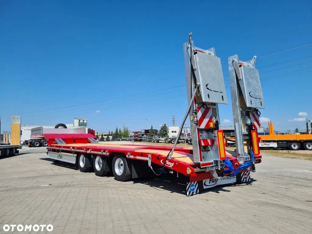 Fliegl Niskopodwoziowa 3 osiowa z najazdami
