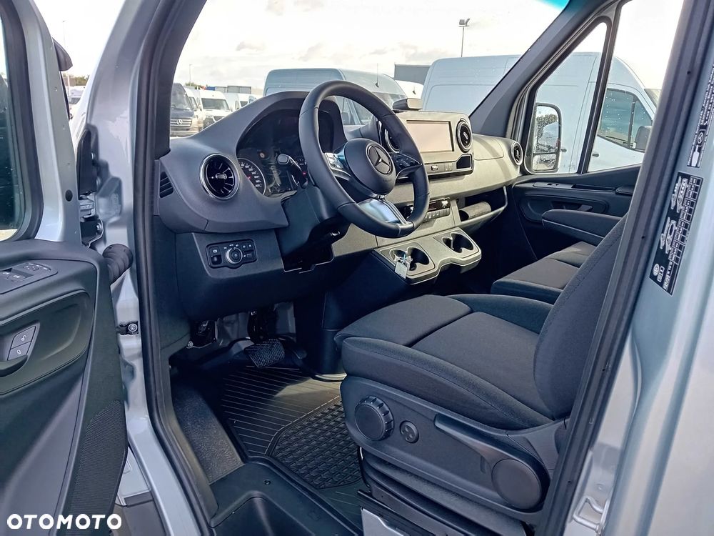 Mercedes-Benz Sprinter - 10