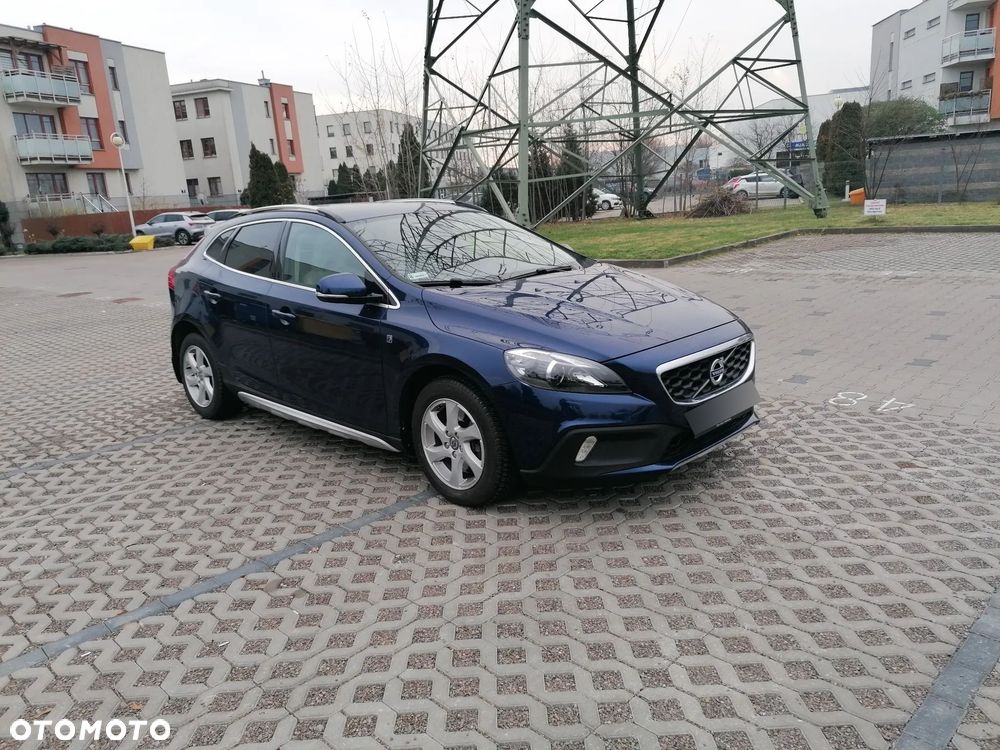 Volvo V40 Cross Country T3 Drive-E Ocean Race - 4