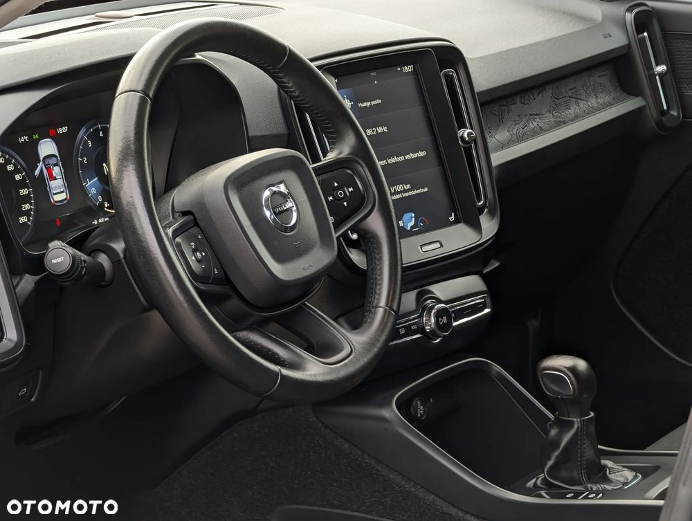 Volvo XC 40 T3 Momentum - 22