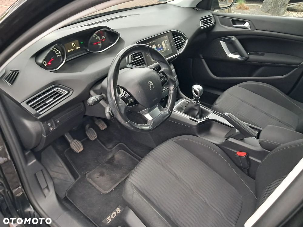 Peugeot 308 - 10