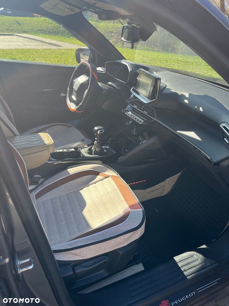 Peugeot 2008 PureTech 100 Allure S&S BVM6 - 17