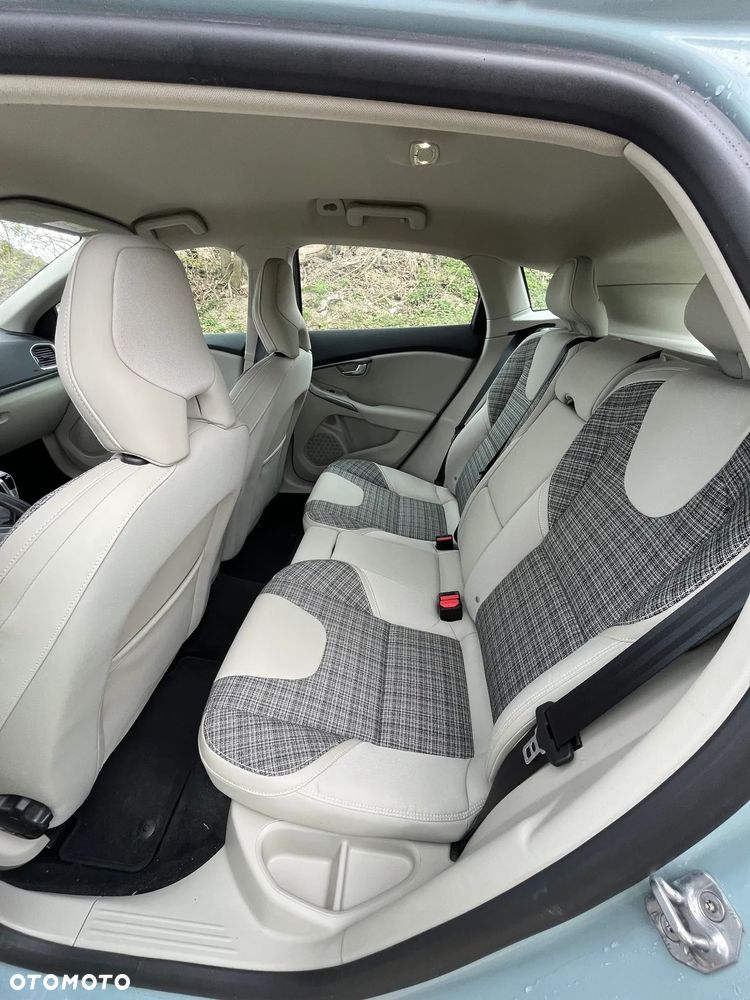 Volvo V40 D2 Drive-E SCR Momentum - 18