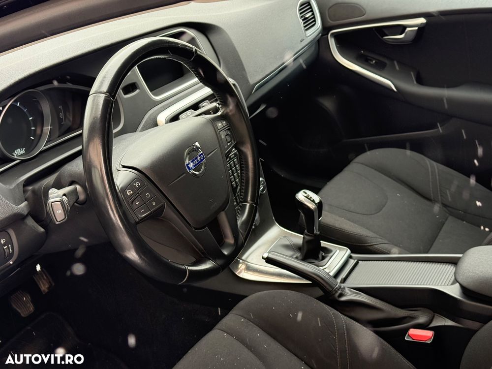 Volvo V40 D4 Momentum - 4
