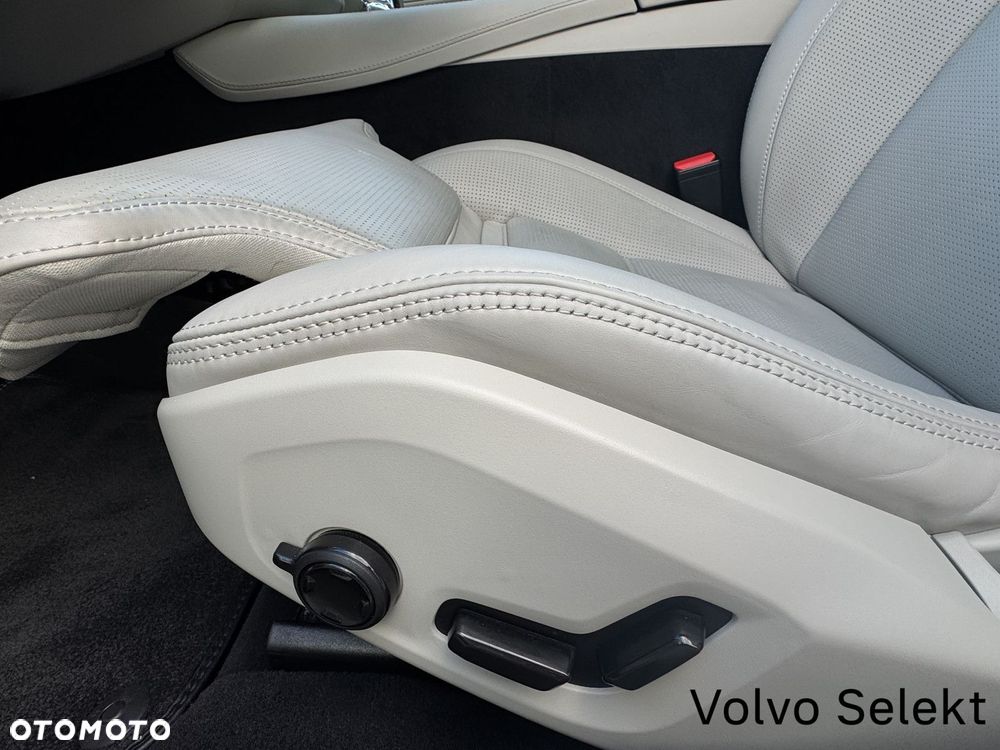 Volvo V90 T8 AWD Plug-In Hybrid Ultra Bright - 19