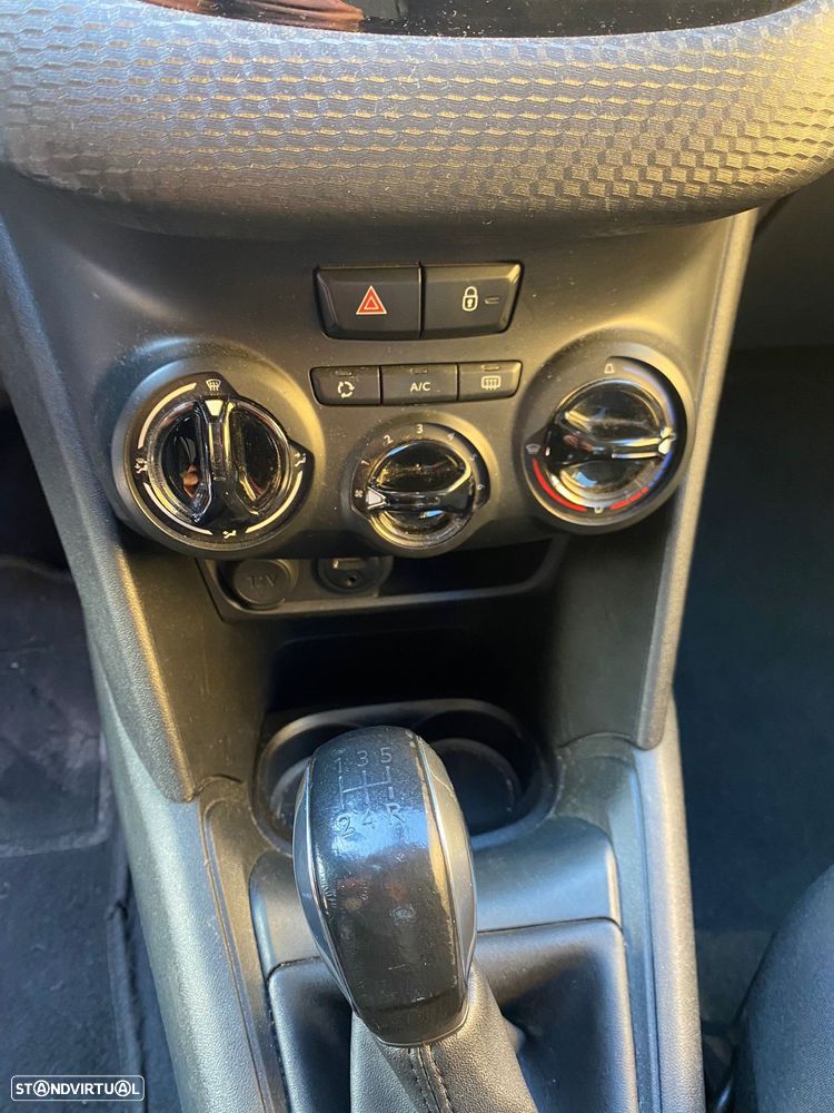 Peugeot 208 1.6 BlueHDi Style - 12