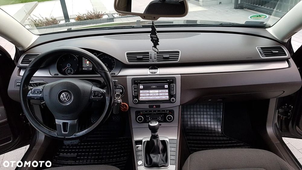 Volkswagen Passat 2.0 TDI DPF Highline - 5