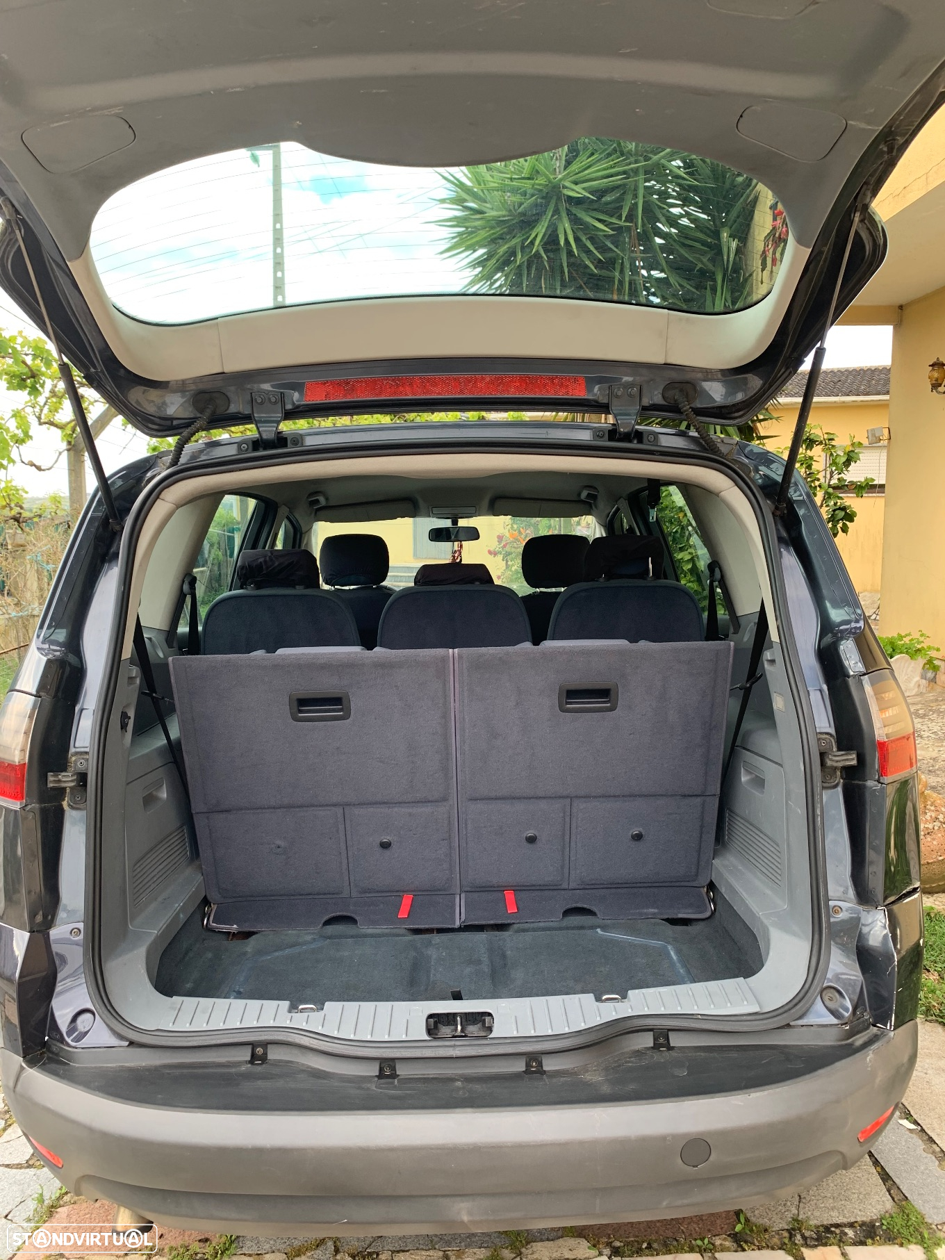 Ford S-Max - 14