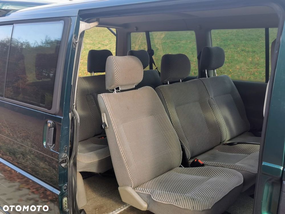 Volkswagen Caravelle Basis / CL - 14