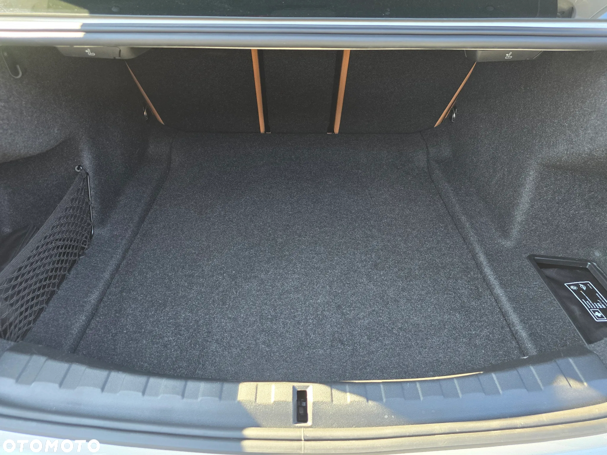 BMW Seria 3 318i M Sport - 27
