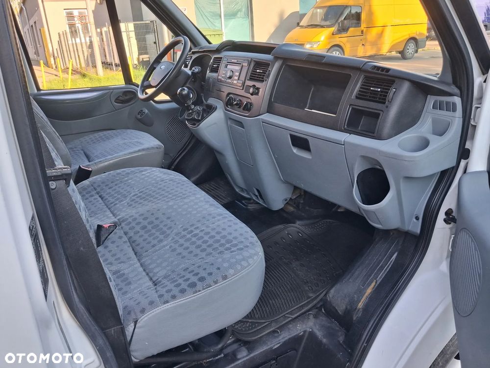 Ford Transit - 10