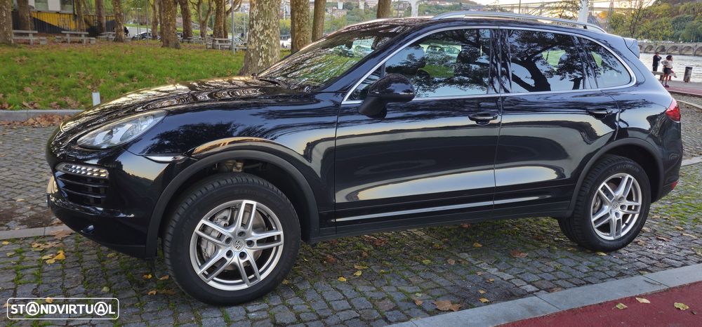 Porsche Cayenne Standard - 2