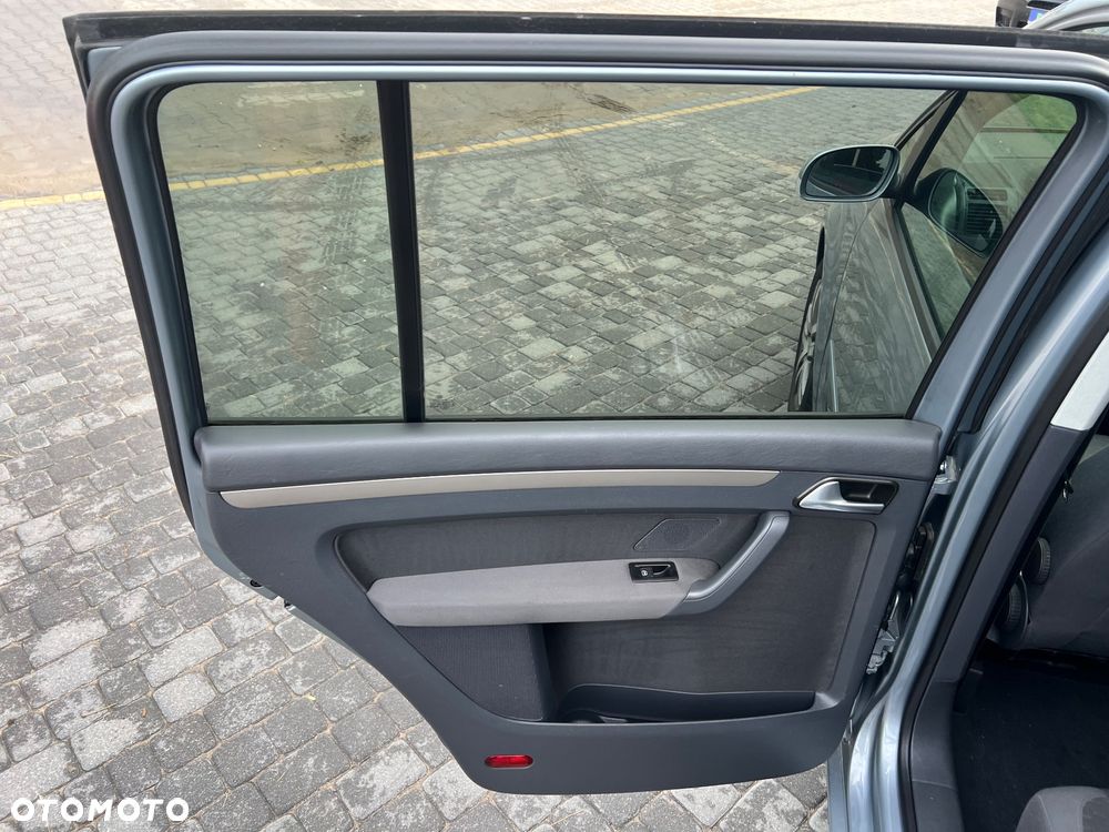 Volkswagen Touran 2.0 TDI Trendline - 17