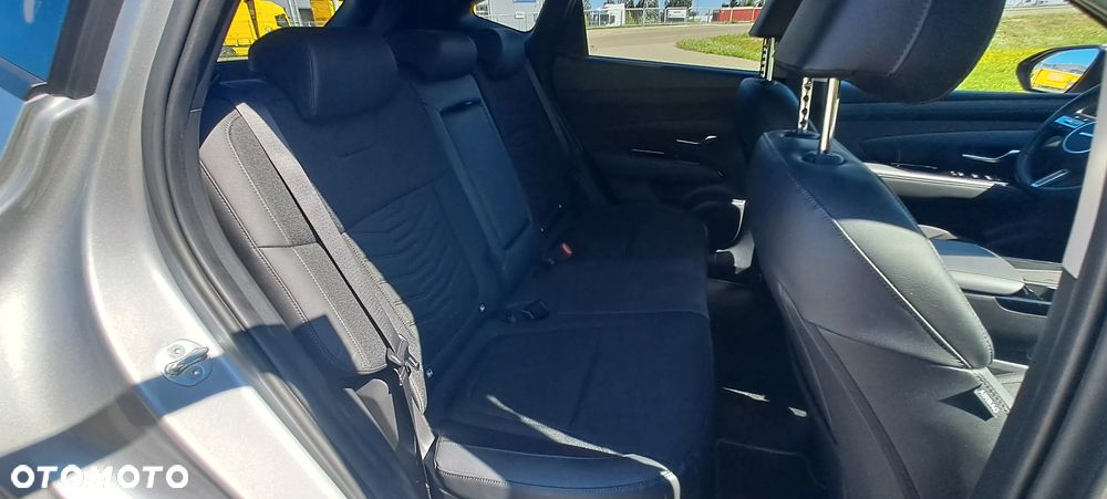 Hyundai Tucson 1.6 T-GDi HEV Executive 2WD - 31